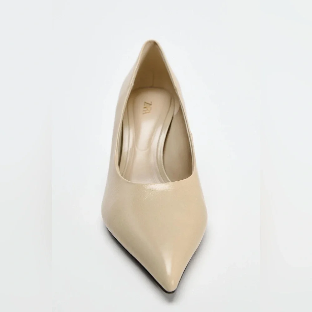 NWT. Zara Beige Leather Stiletto Heels. Size 6,5.